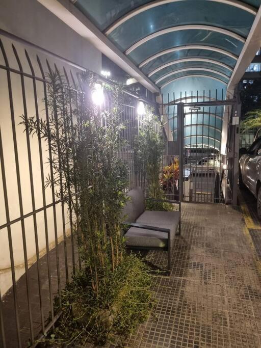 Elegante - Garagem - Ao Lado Metro
